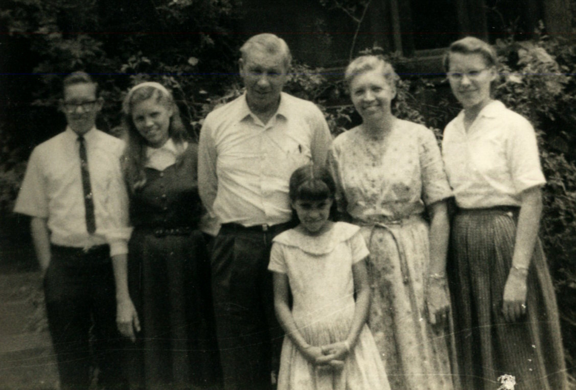 Maxton and Shirley Strong with Jay, Carol, Maxine and Becky